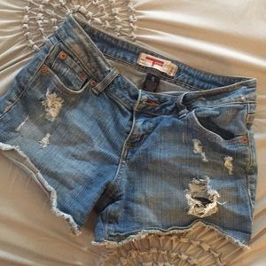 Jean shorts for summer 🙌! Size 5